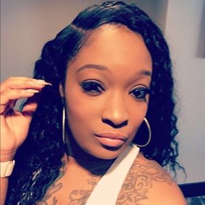 Meet your Posher, Naeema